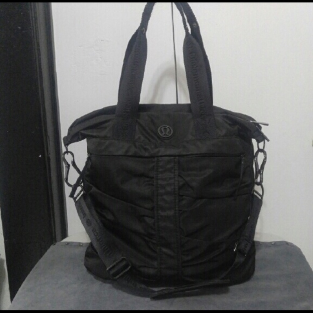 Lululemon bag